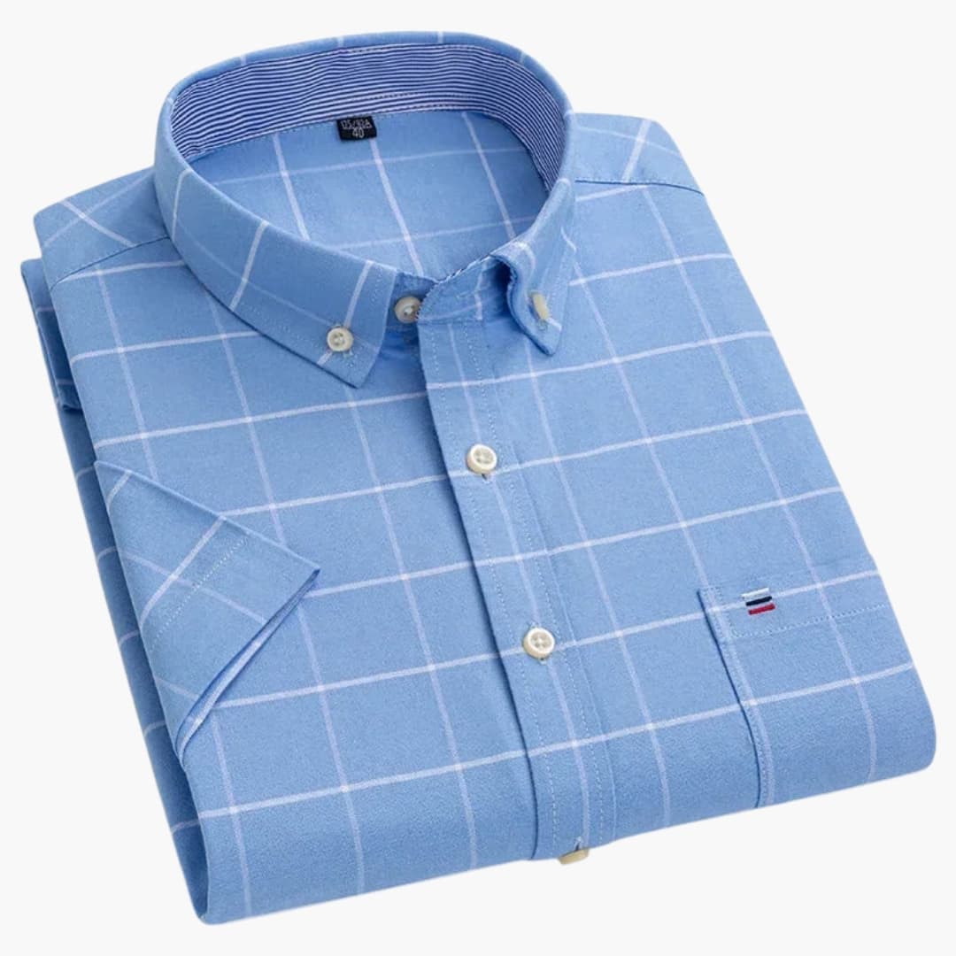 Chemise homme à manches courtes avec col replié et fermeture boutonnée