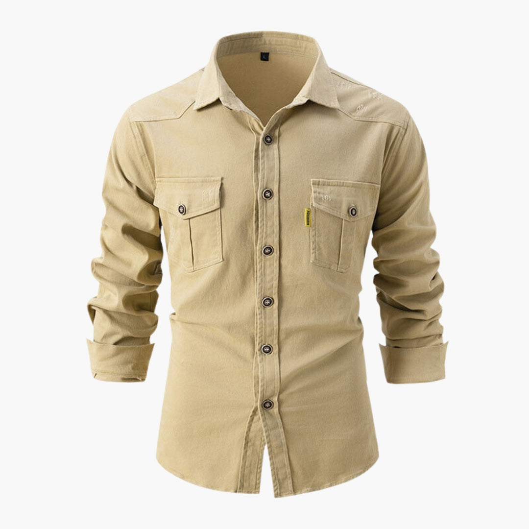 Chemise homme à poches poitrine et boutons