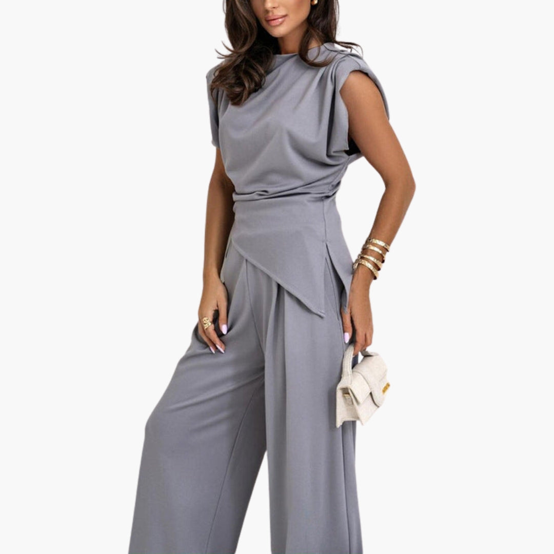 Tuta donna con scollo drappeggiato e gambe larghe