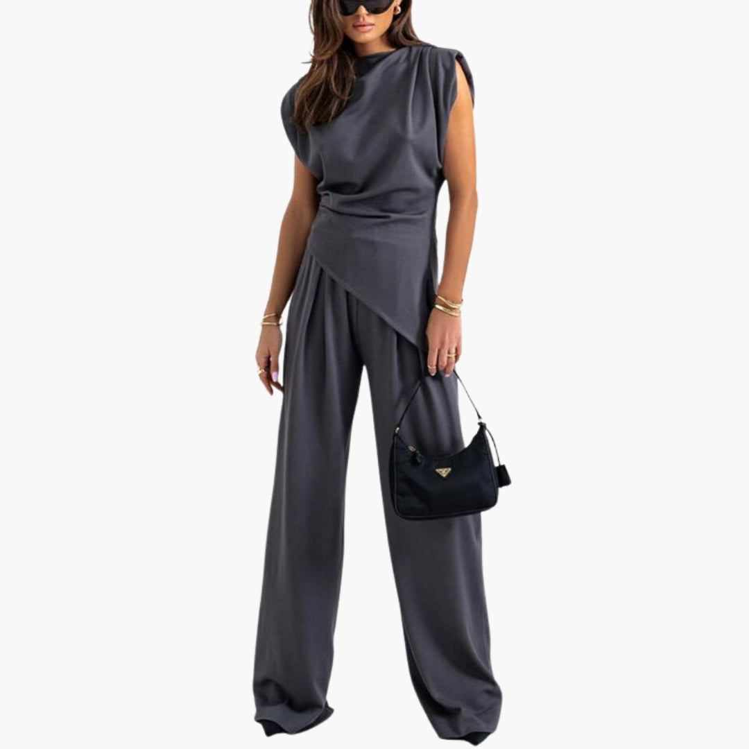 Tuta donna con scollo drappeggiato e gambe larghe