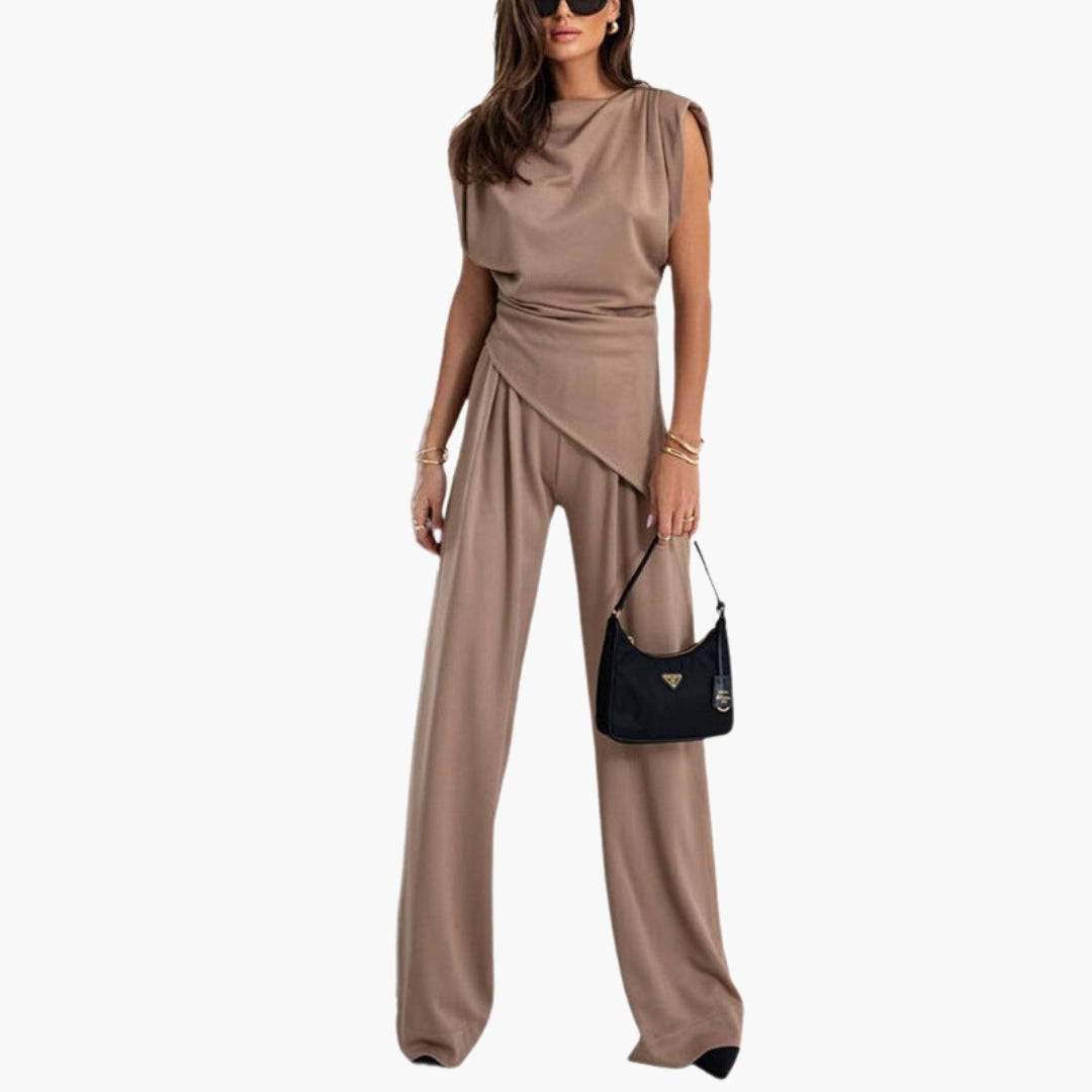 Tuta donna con scollo drappeggiato e gambe larghe