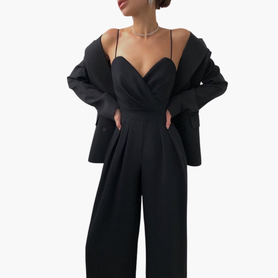 Combinaison femme à fines bretelles et jambes droites