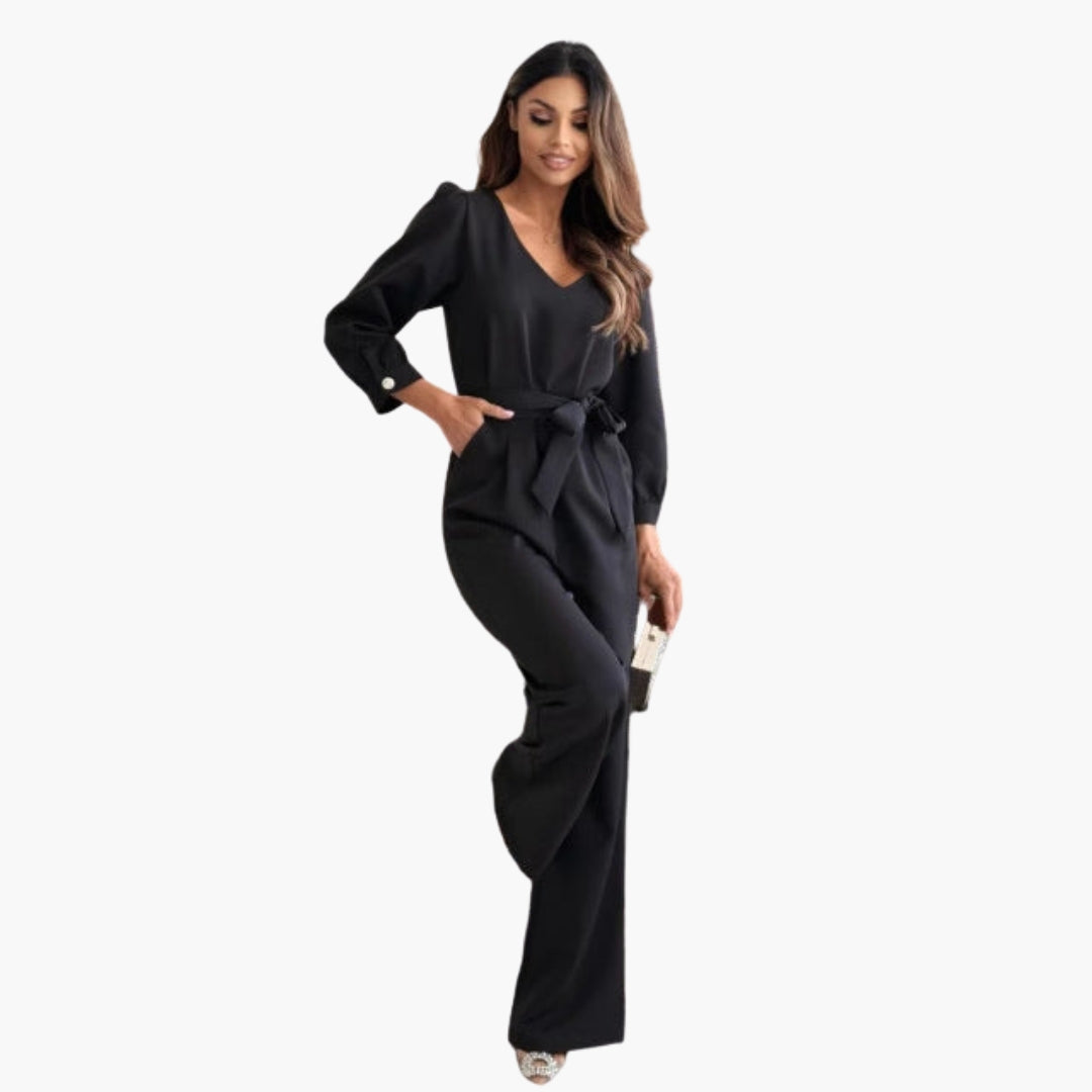 Combinaison femme avec col en V et ceinture à la taille