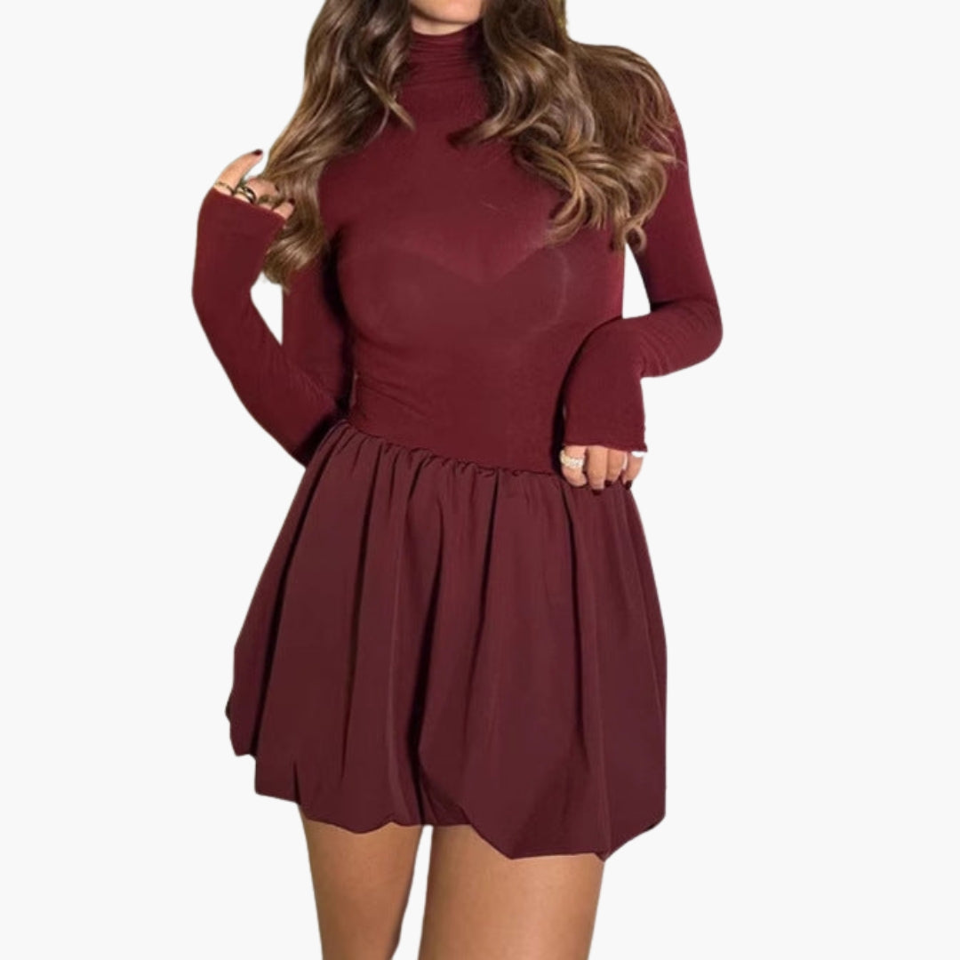 Tuta corta da donna con scollo alto