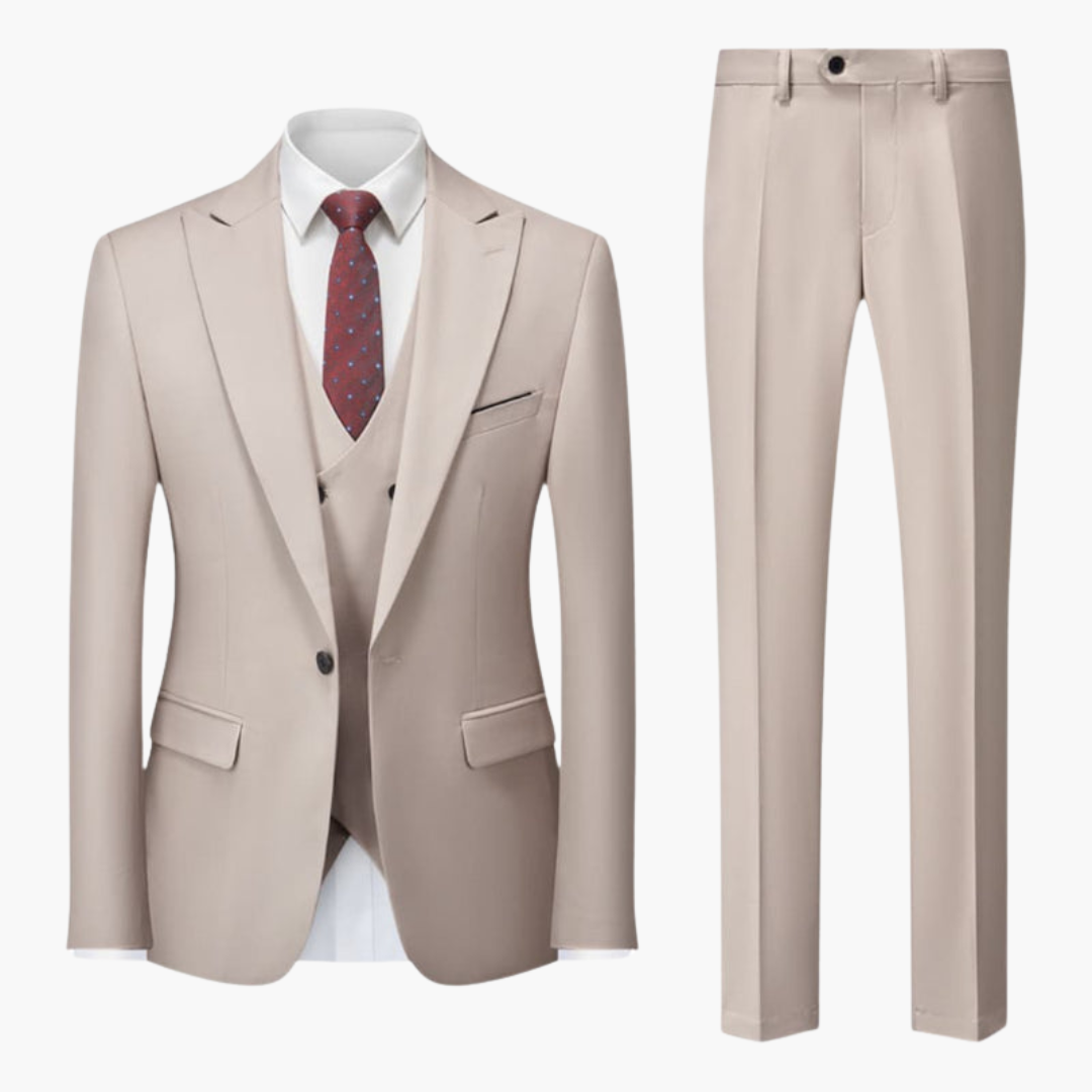 Costume uomo tre pezzi con rever dentellato e pantalone taglio aderente