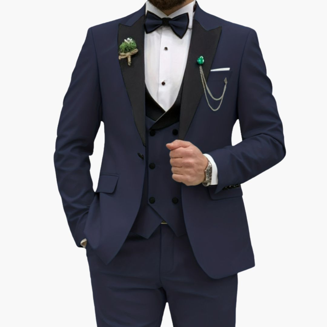 Costume homme trois pièces avec col contrastant et gilet