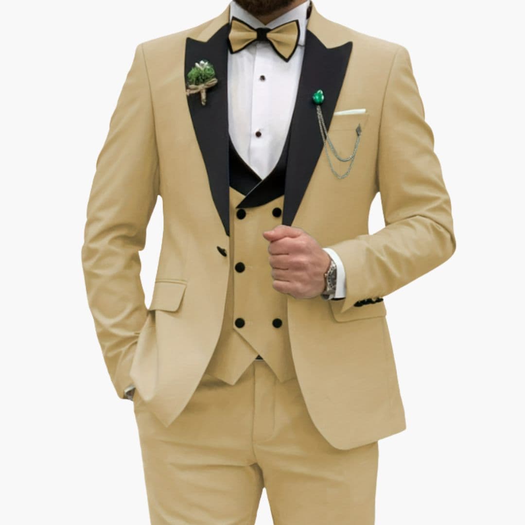 Costume homme trois pièces avec col contrastant et gilet