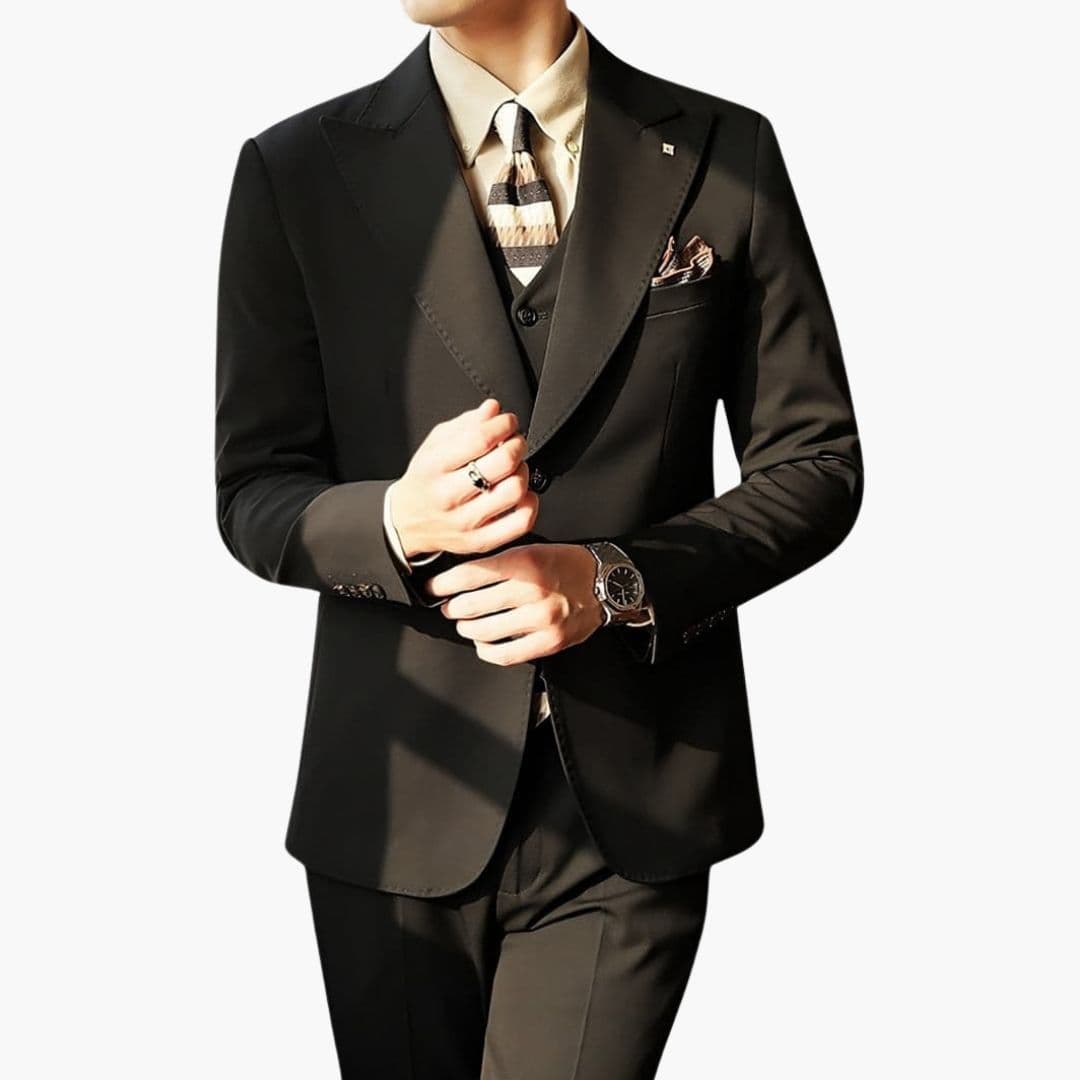 Costume trois pièces pour homme avec veste à col cranté