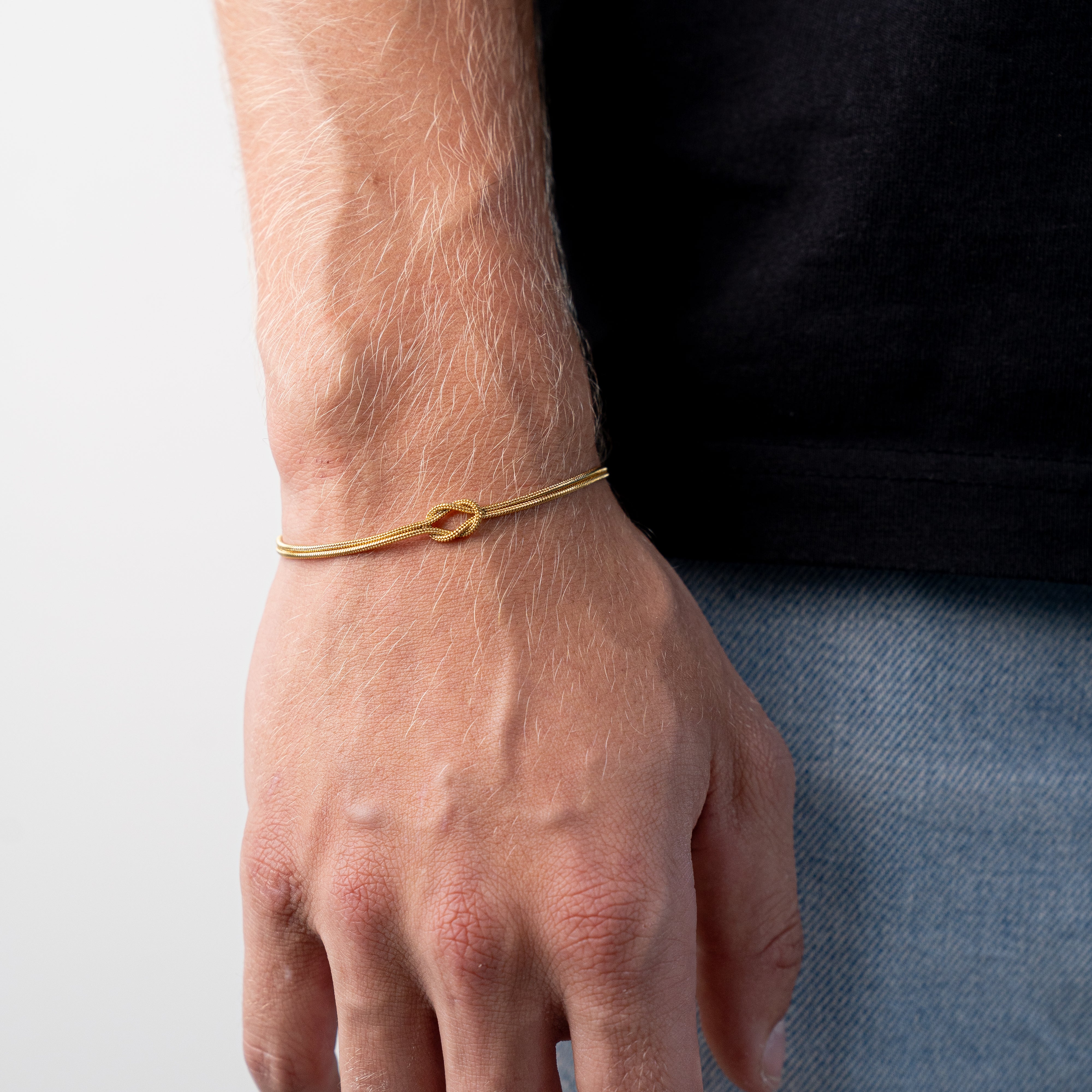Bracelet homme fin 1.5mm doré | Design élégant et taille ajustable