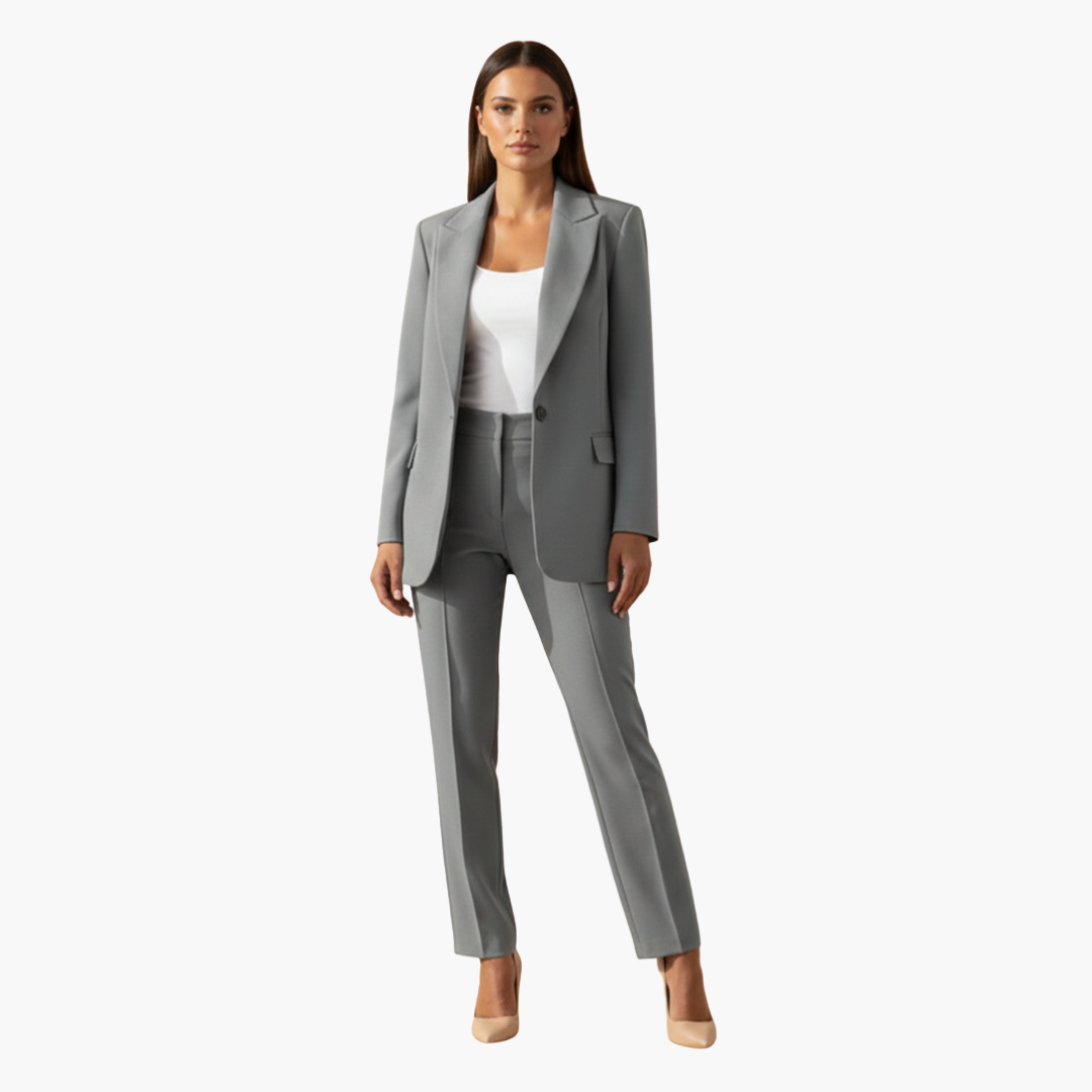 Completo Blazer e Pantaloni Donna con Rever a Lancia e Taglio Slim