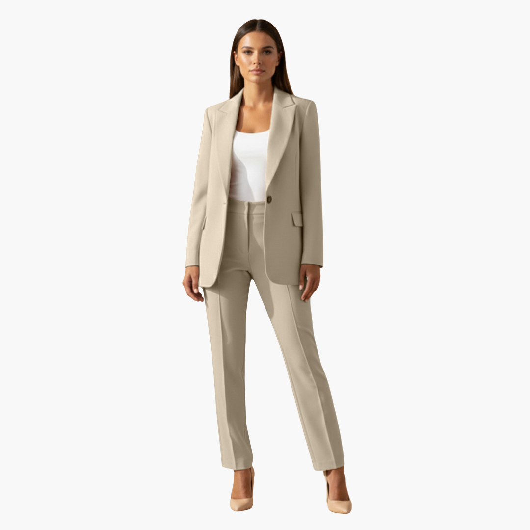 Completo Blazer e Pantaloni Donna con Rever a Lancia e Taglio Slim