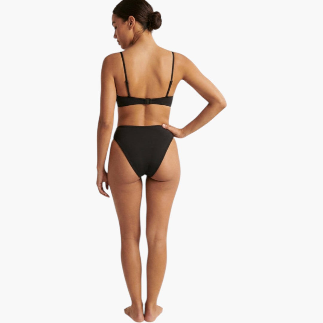 Completo bikini donna con reggiseno imbottito e stile brasiliano