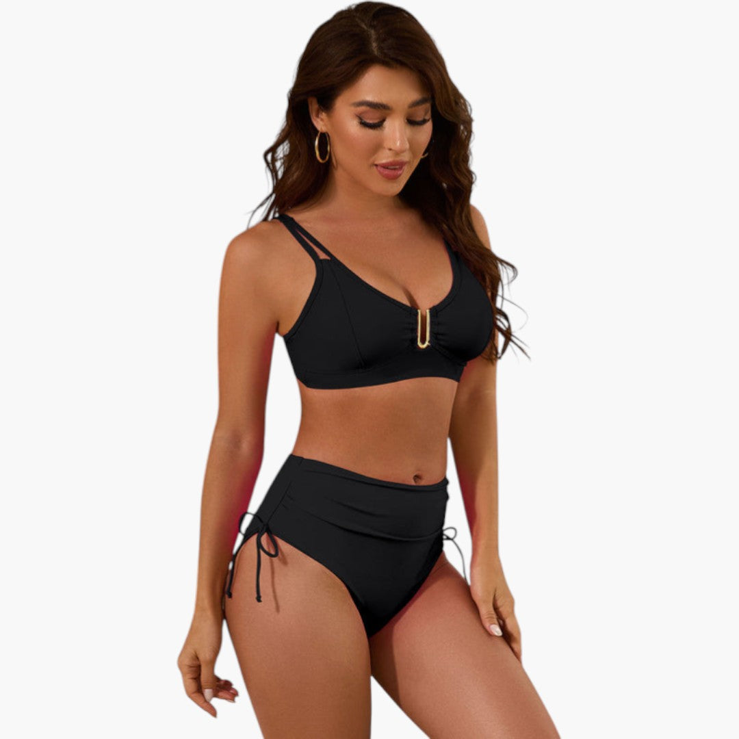 Ensemble bikini femmes avec haut à bretelles fendue