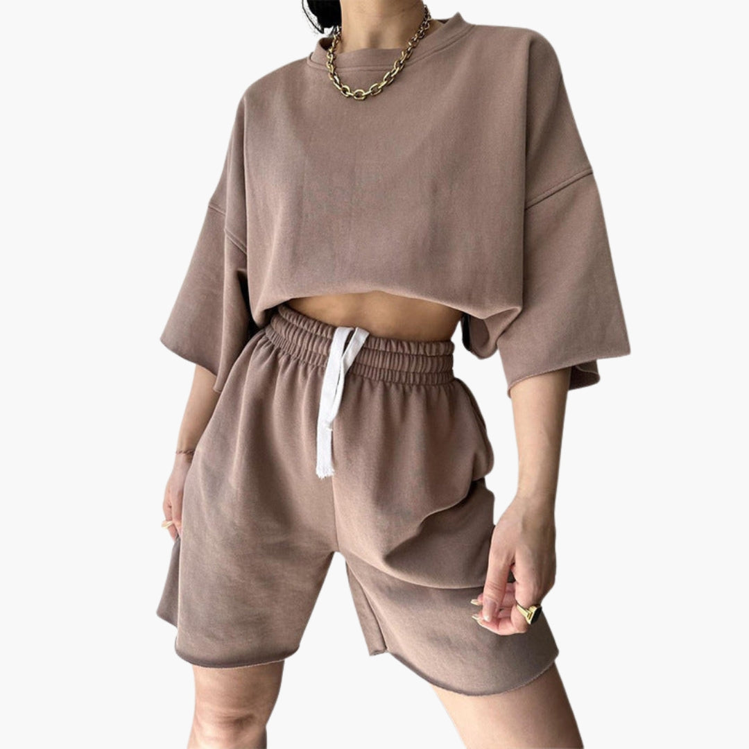 Completo sportivo donna con top corto e pantaloncini con coulisse