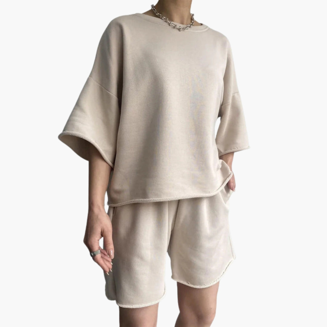 Completo sportivo donna con top corto e pantaloncini con coulisse