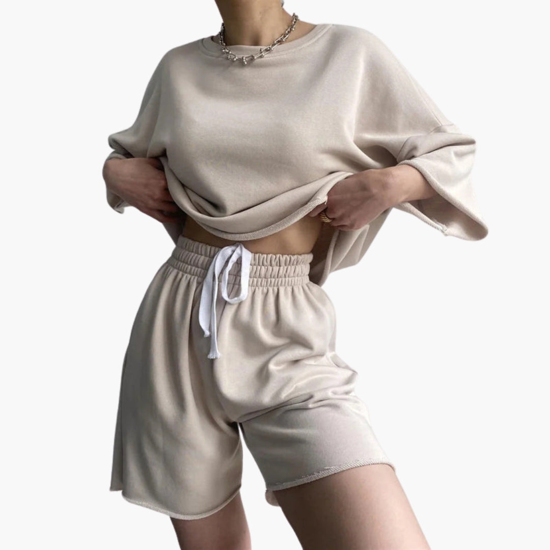 Completo sportivo donna con top corto e pantaloncini con coulisse