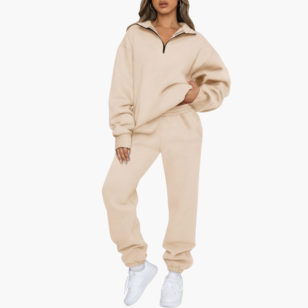 Women's tracksuit set with half-zip sweatshirt