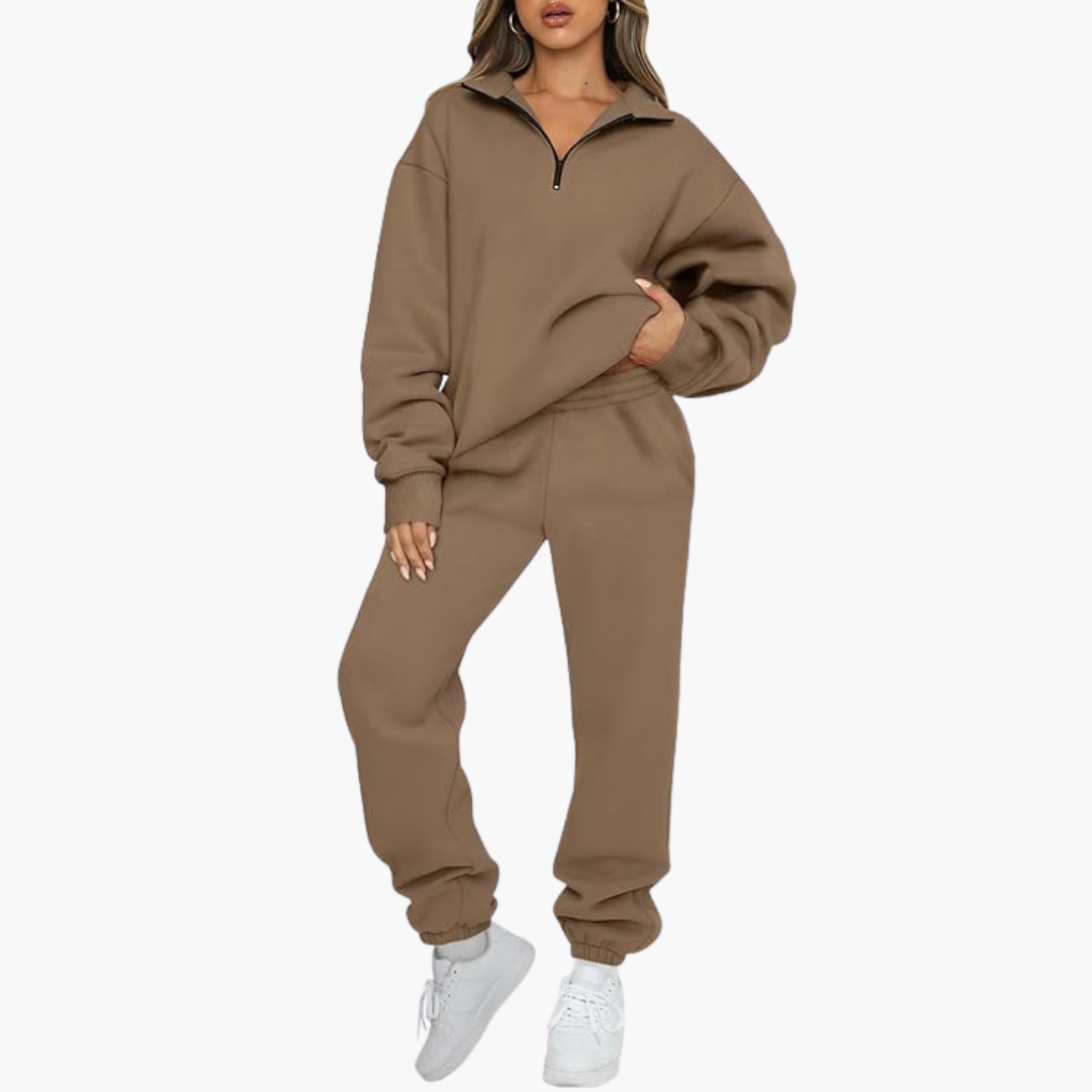 Women's tracksuit set with half-zip sweatshirt
