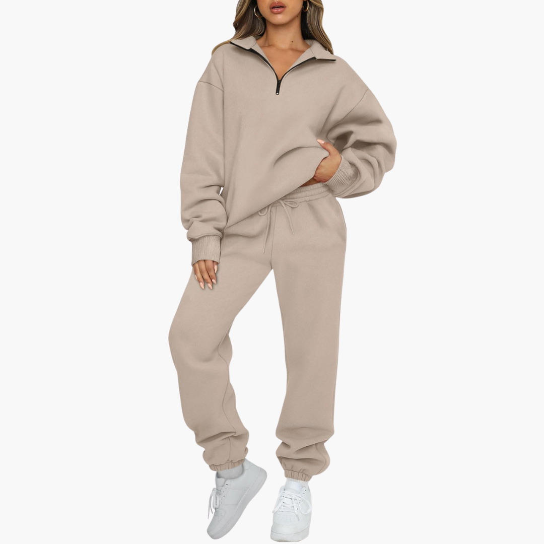 Women's tracksuit set with half-zip sweatshirt