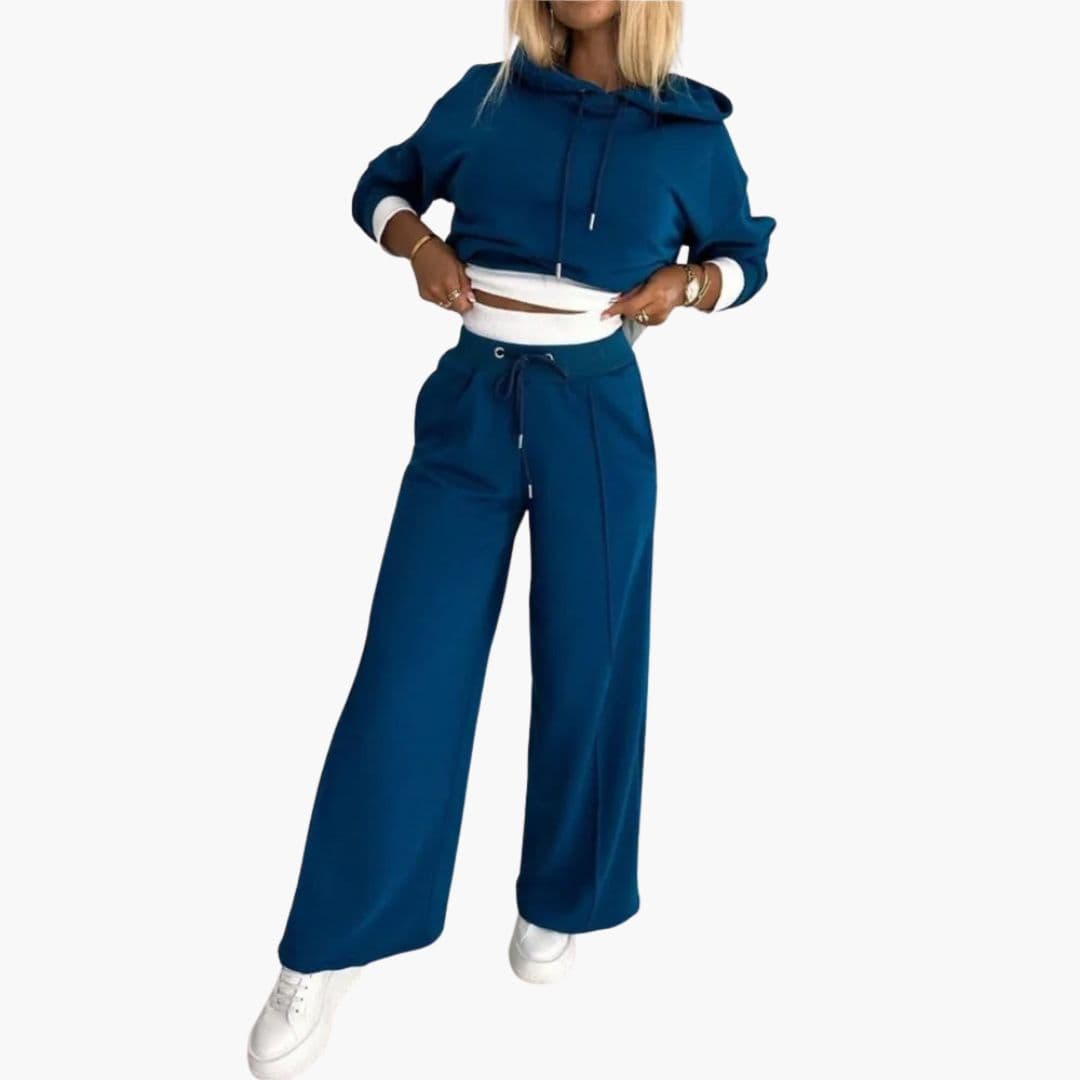 Ensemble deux pièces femme avec haut à capuche