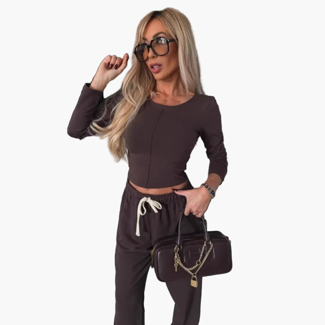 Conjunto de duas peças para mulher com top curto
