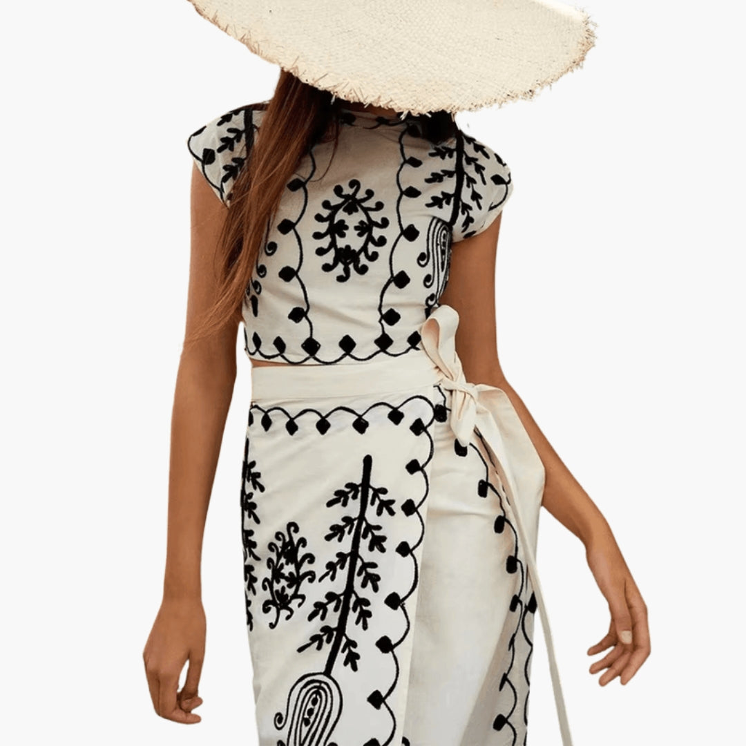 Ensemble femme 2 pièces avec top court et jupe