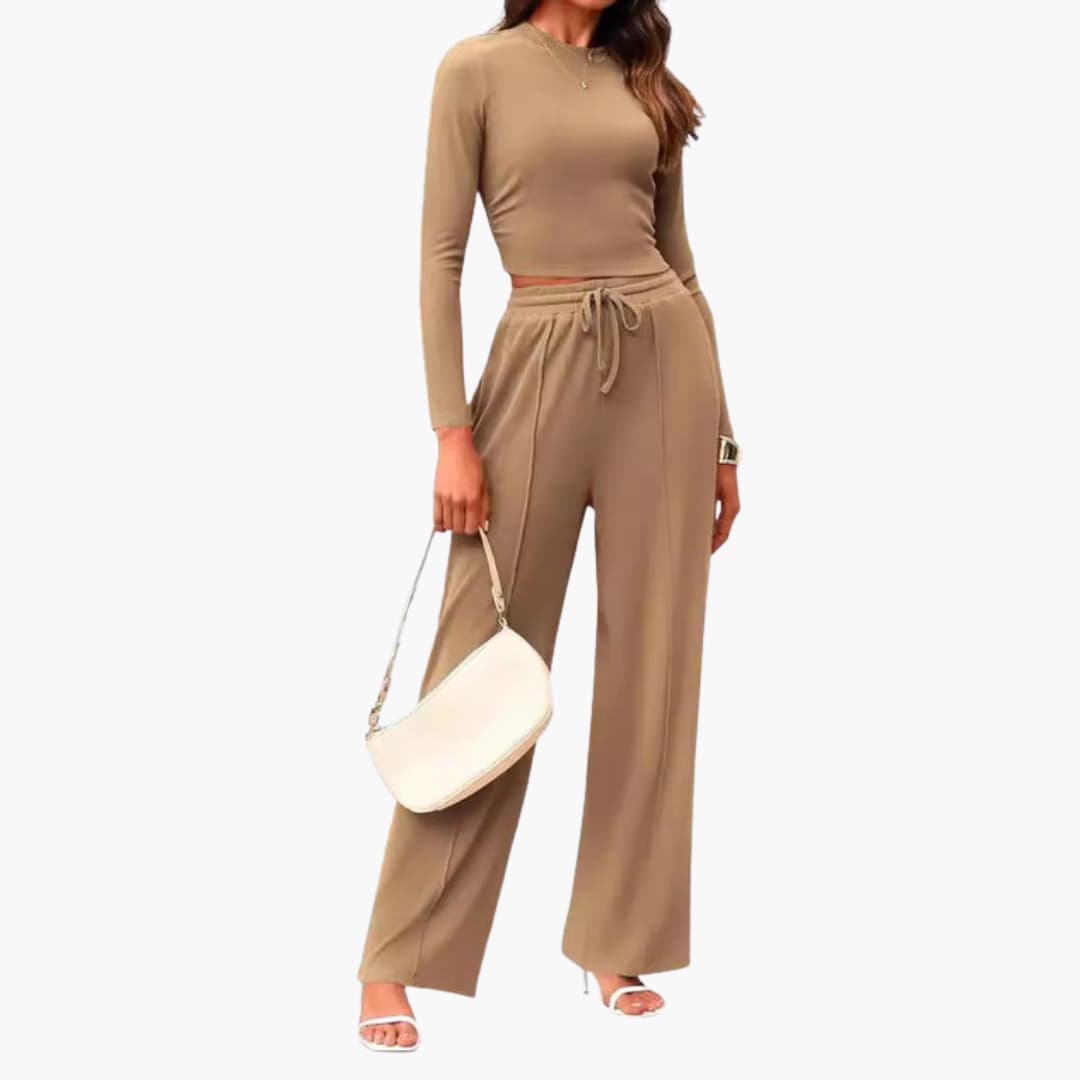 Completo donna con top a maniche lunghe e pantaloni larghi