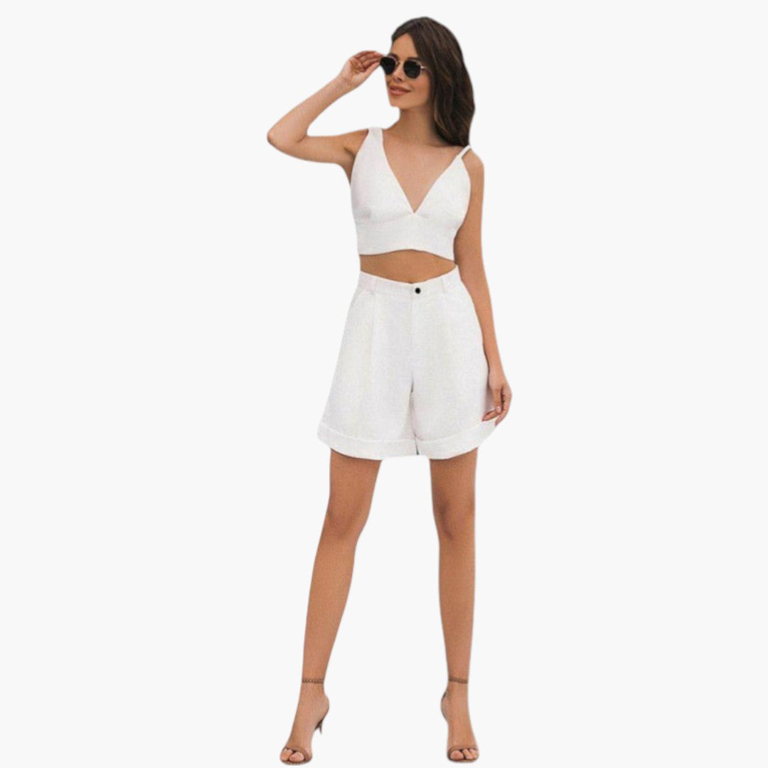Completo donna con maglia corta a scollo a V e pantaloncini a vita elastica