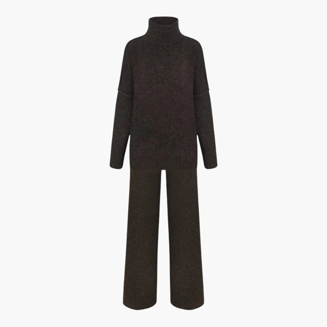 Ensemble femme en maille avec col roulé ample