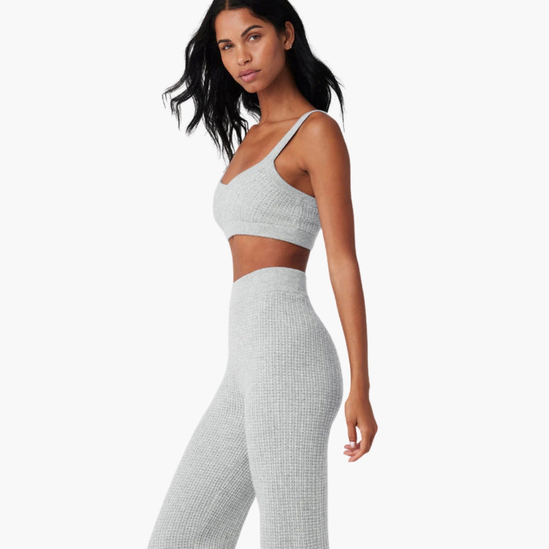 Ensemble femme en maille côtelée avec top court