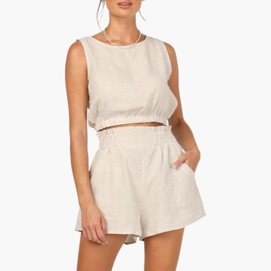 Ensemble femmes avec haut en lin et short taille haute