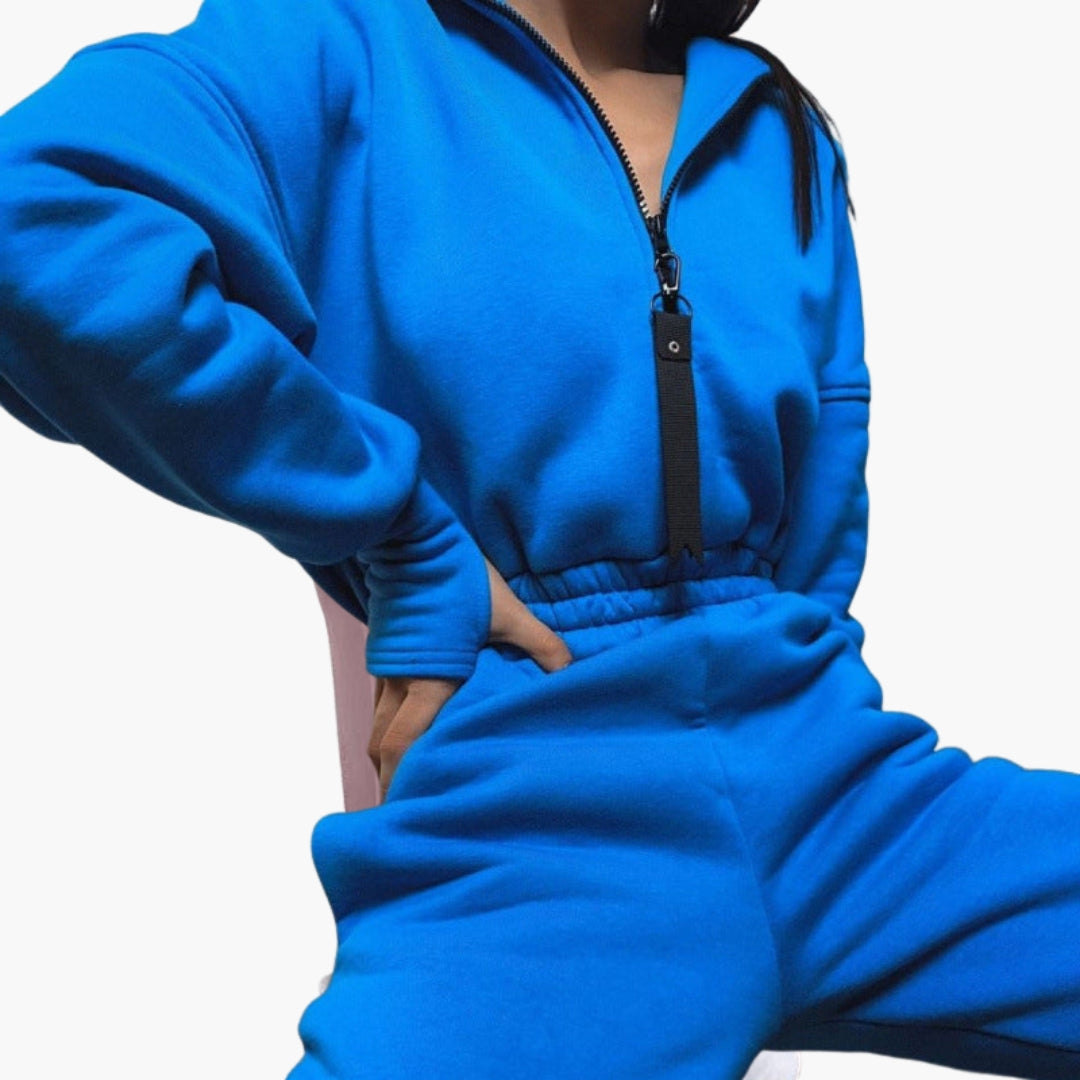 Women's zip-up hoodie set with side pockets