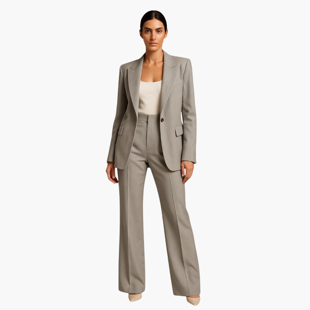 Ensemble femme avec veste et pantalon à jambe large