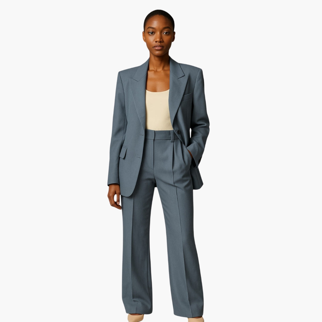 Ensemble femme avec veste et pantalon à jambe large