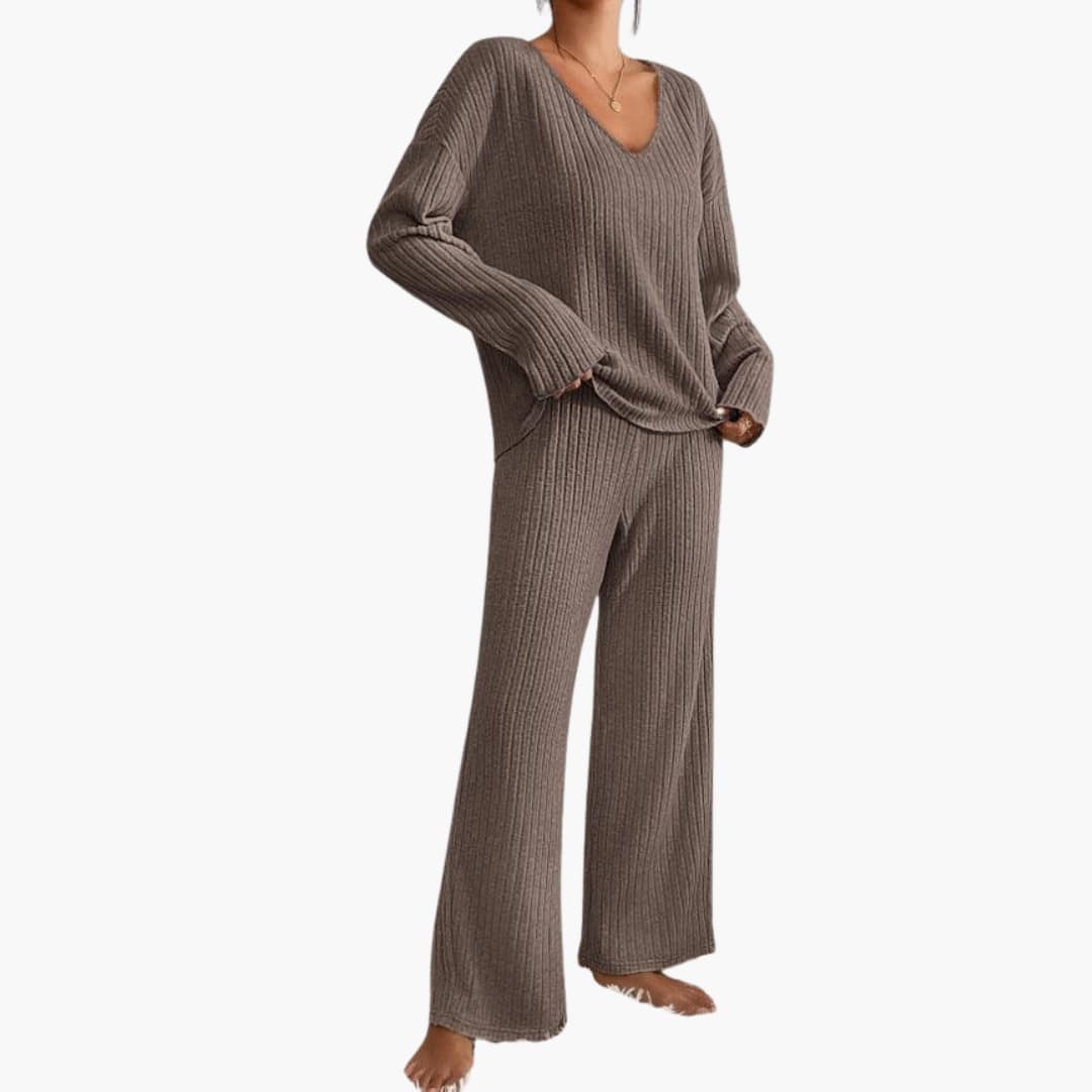 Ensemble tricoté côtelé deux pièces pour femme avec haut à col en V et pantalon à jambes larges