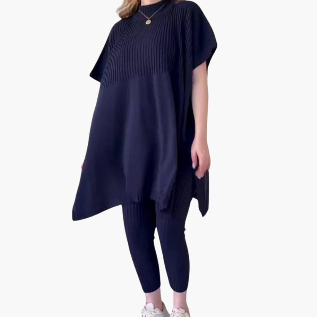 Knitted set for women with short sleeves and leggings