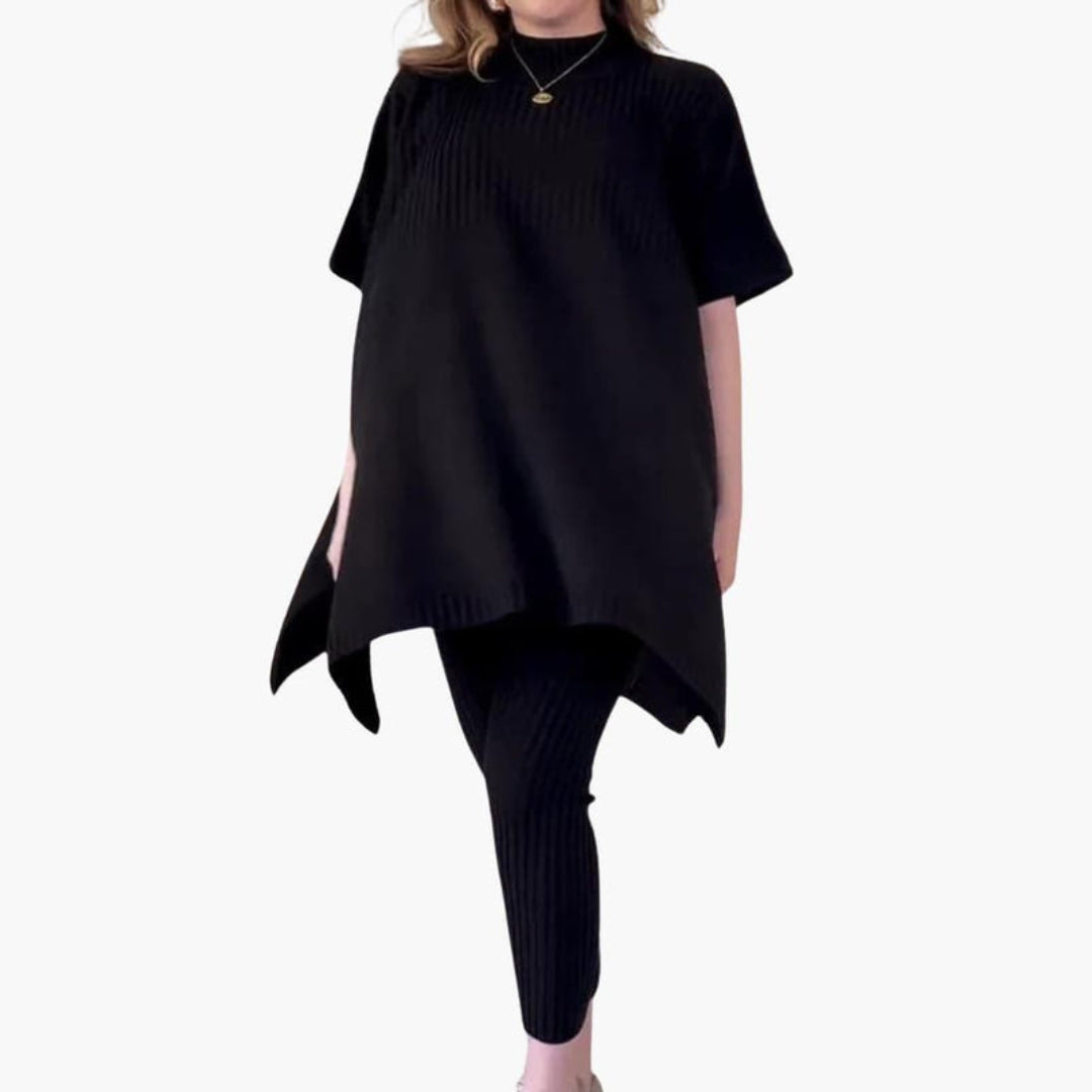 Knitted set for women with short sleeves and leggings