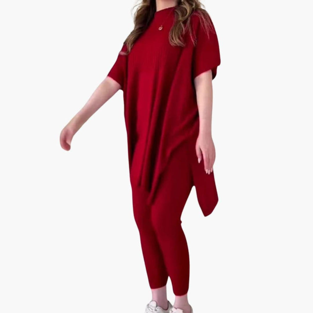 Knitted set for women with short sleeves and leggings