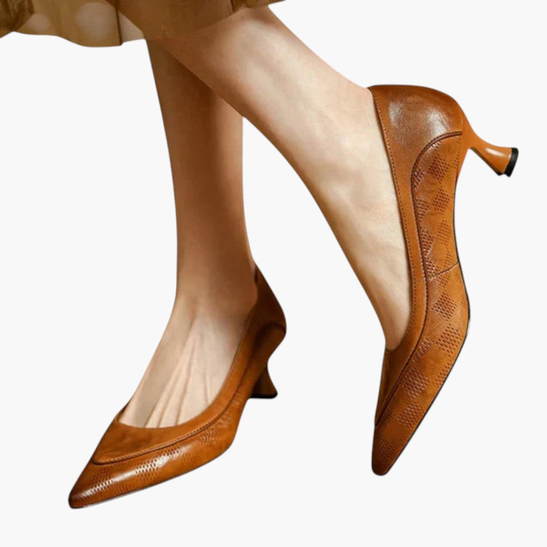 Escarpins femmes en cuir a semelle rembourrée et talons kitten