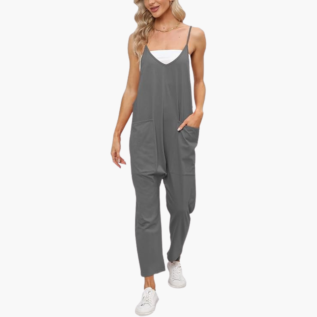 Women's jumpsuit with adjustable straps and wide legs