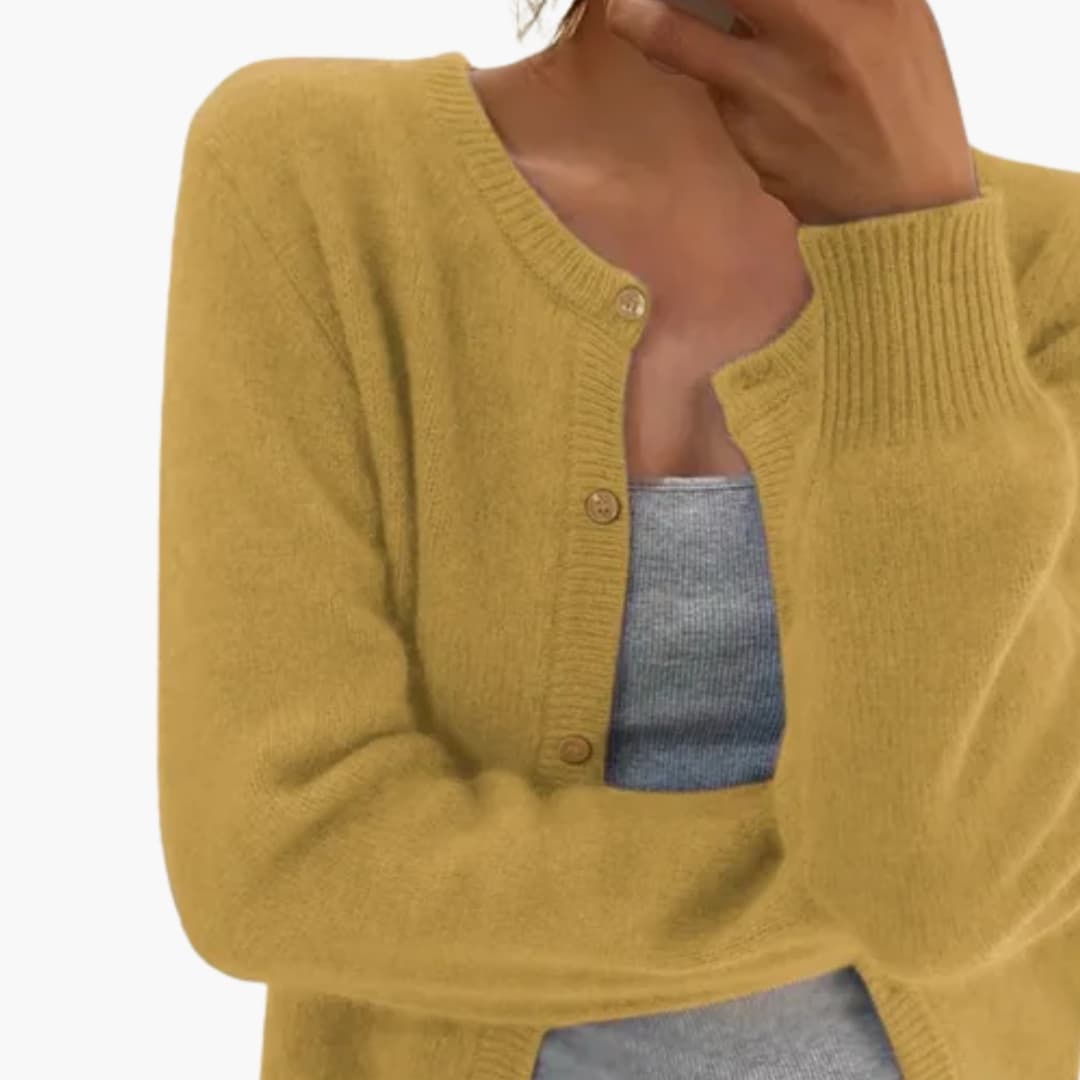 Gilet femme en tricot avec encolure ronde et fermeture à boutons
