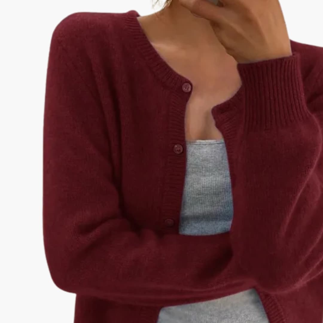 Gilet femme en tricot avec encolure ronde et fermeture à boutons