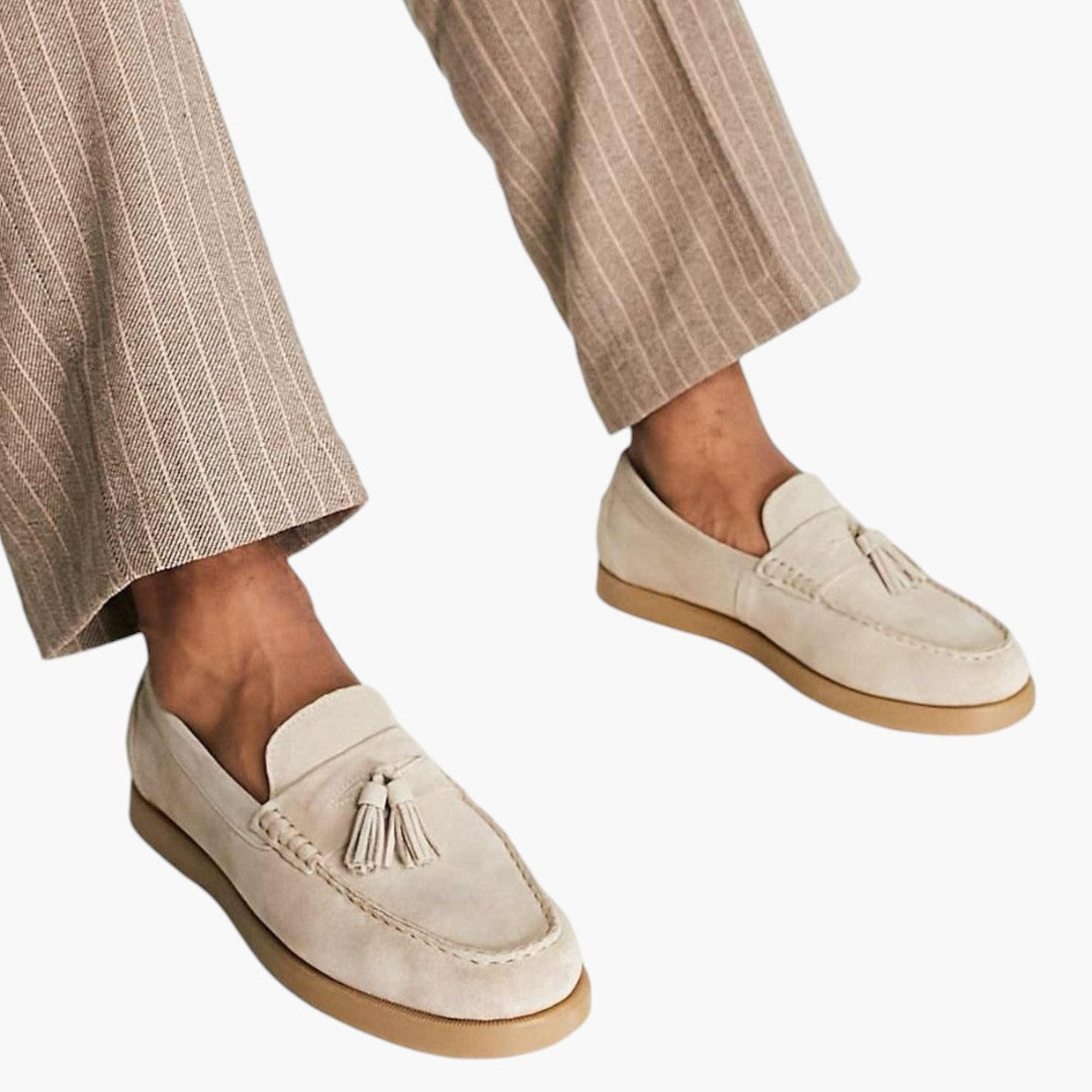 Mocasines para hombre con parte superior de ante y suela plana