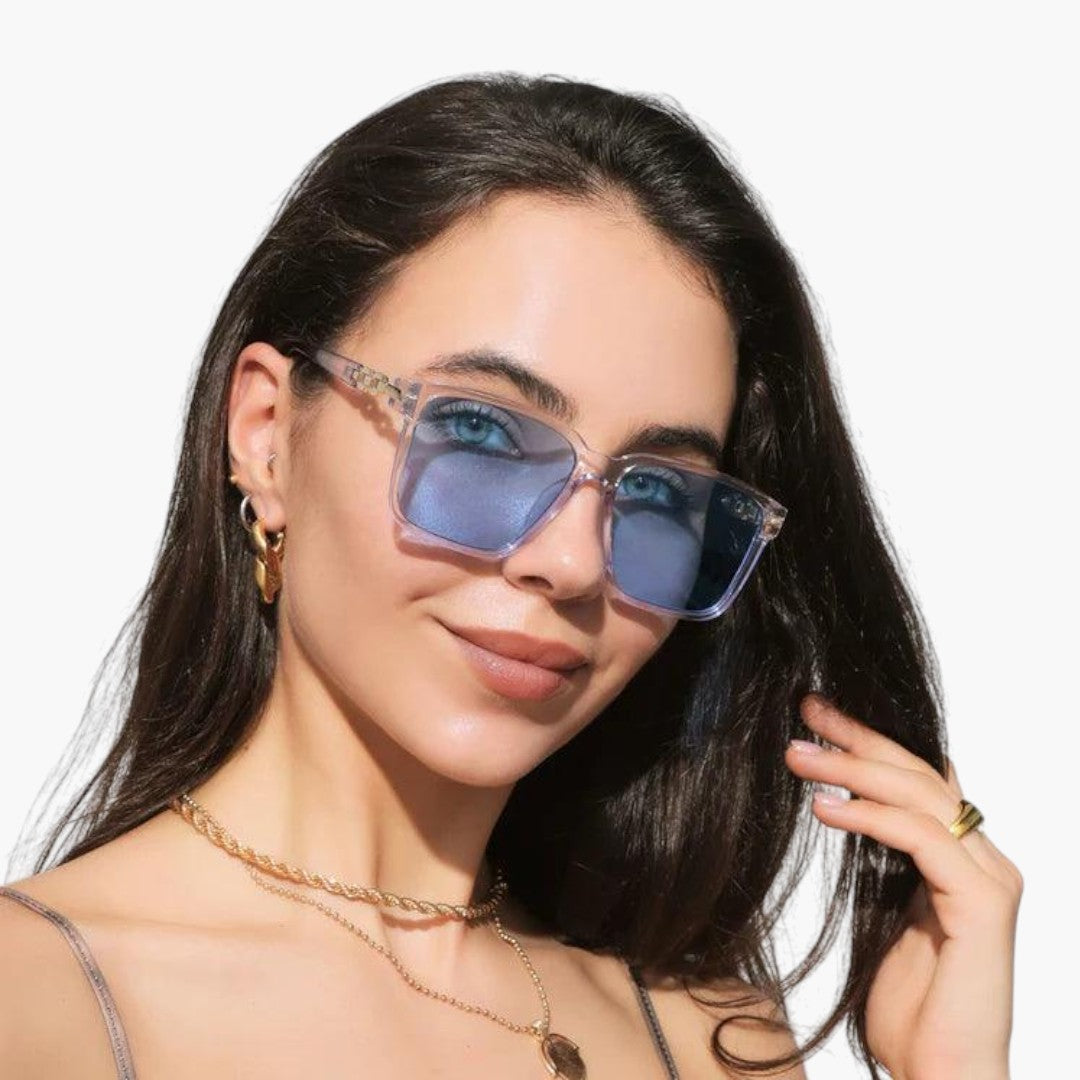 Women's Sunglasses with Square Frame and Gradient Lenses