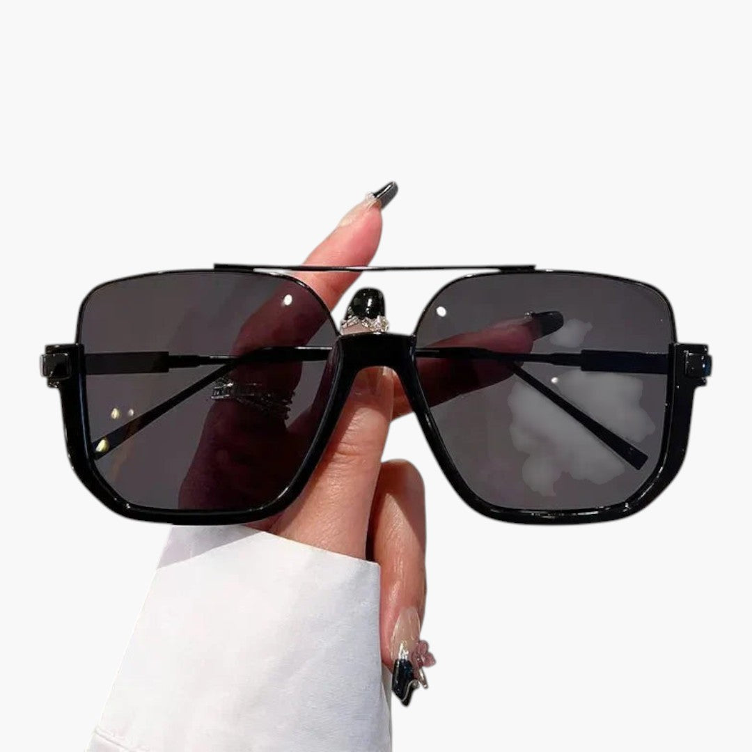 Lunettes de soleil femmes avec verres carrés et barre métallique
