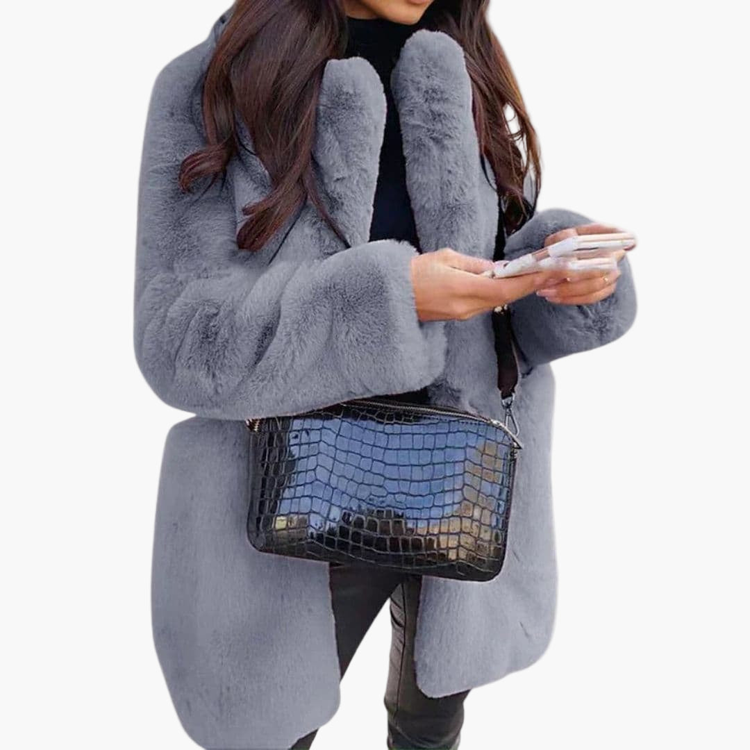 Abrigo de mujer en material peluche