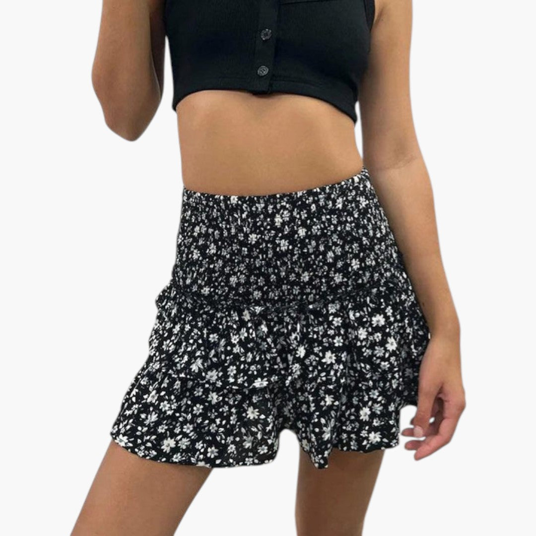 Women's mini skirt with elastic waistband and layered ruffles