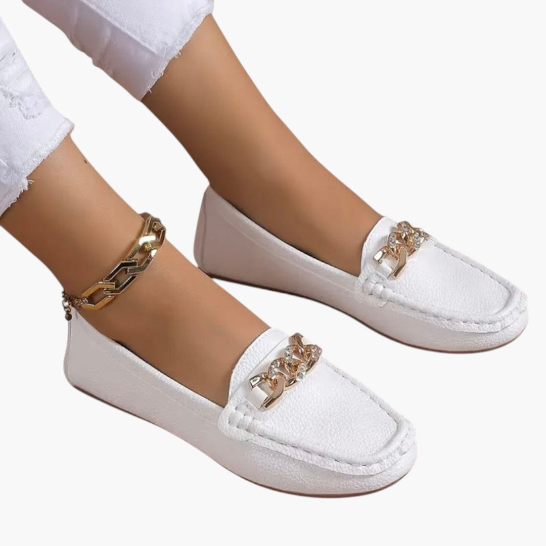 Mocassins Femme avec Chaîne Métallique et Texture Grainée