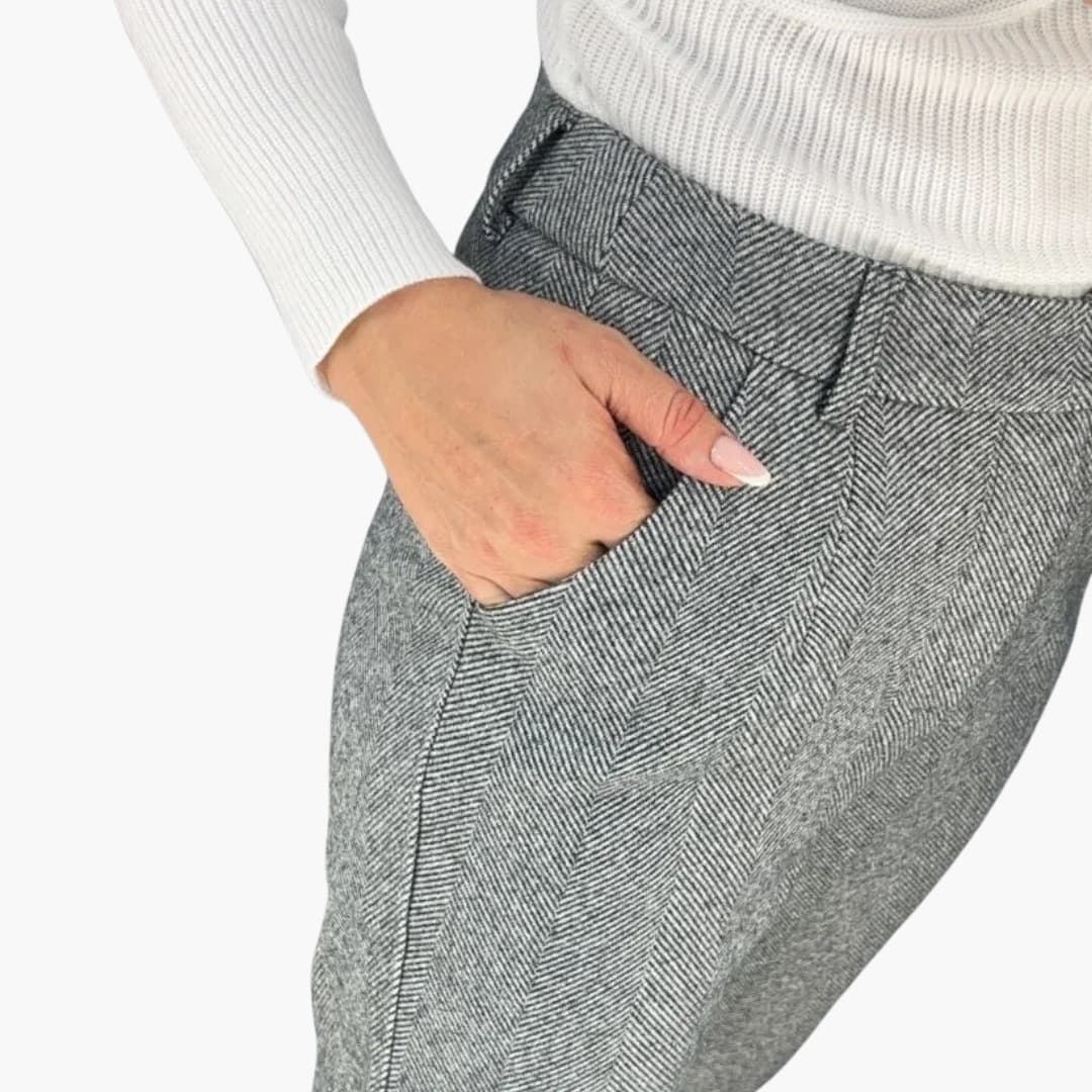 Pantalon femme à jambes droites avec poches latérales