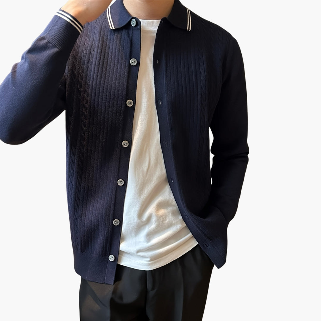 Herrtröja med kabelmönster, krage och knäppning